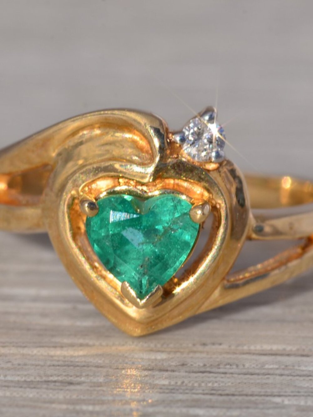 Emerald and Diamond Ring in Yellow Gold